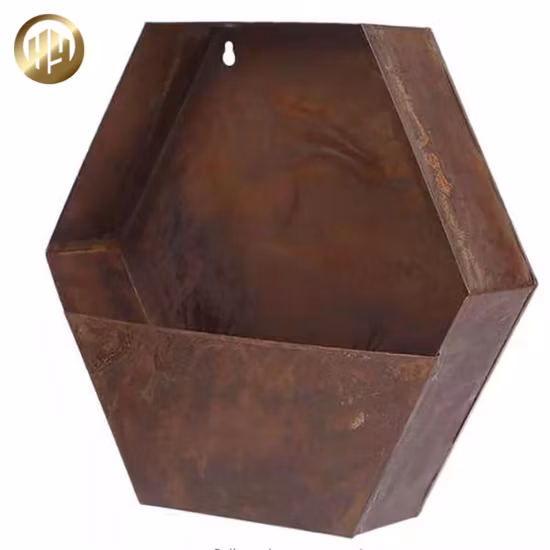 Sechseckiger Übertopf aus rostigem Metall aus Cortenstahl zur Wanddekoration