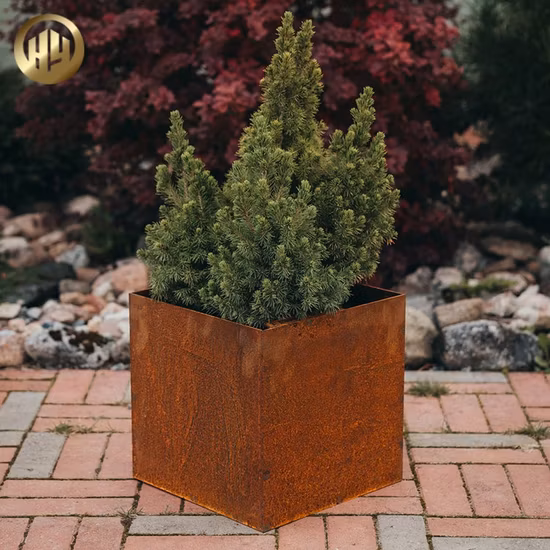 Markanter quadratischer Blumentopf/Blumentopf aus Cortenstahl mit rostiger Dekoration aus Metall